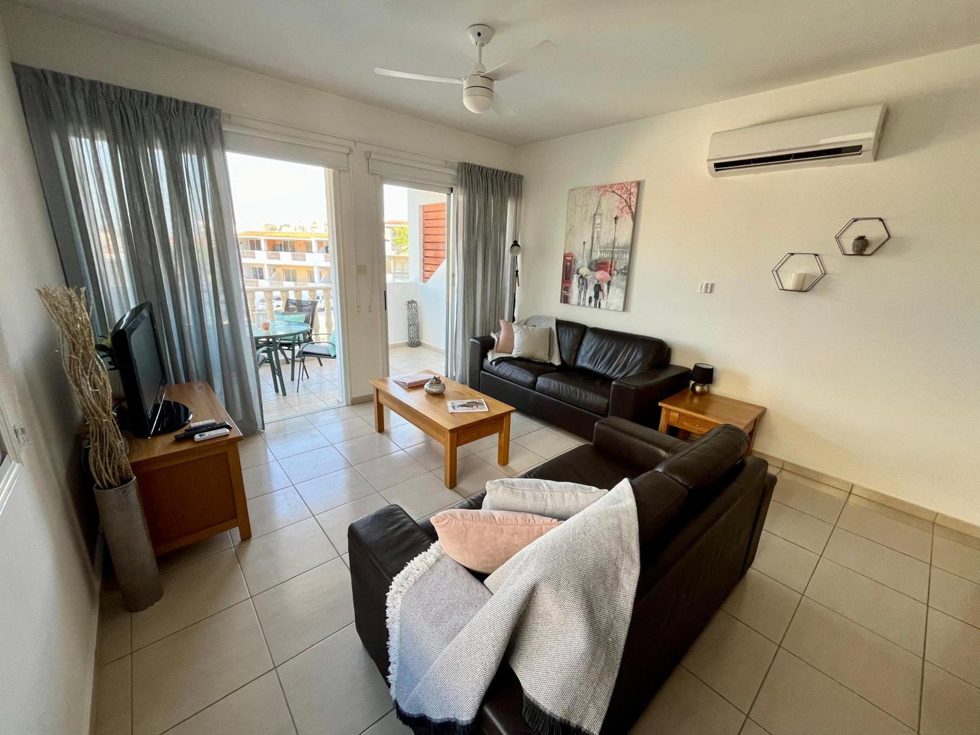 Beautiful 2 Bed Apartment In Peyia Valley, Paphos Exterior photo